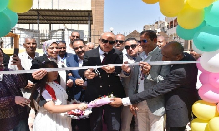 محافظ الأقصر يفتتح أعمال رفع كفاءة مدرسة التربية الفكرية بالكرنك