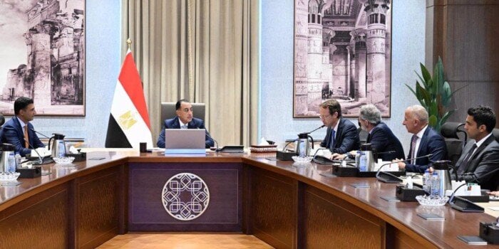 مدبولي يبحث مع «جونفارى إندستريز» الإسبانية فرص الاستثمار في صناعة السيارات والطاقة المتجددة