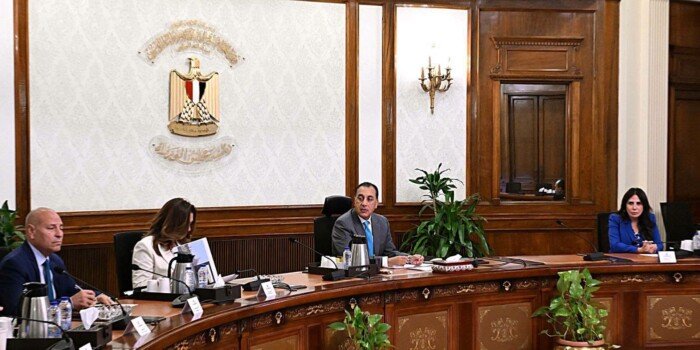 مدبولي يؤكد على أهمية التوسع في أعمال زراعة وتشجير المحاور الرئيسية والميادين والطرق