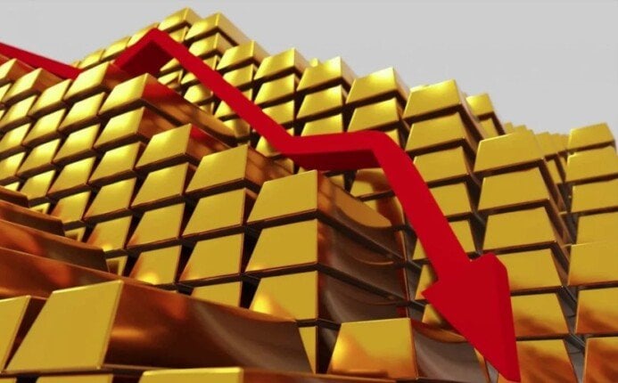الذهب قرب أدنى مستوى في 7 أسابيع وسط ترقب بيانات أمريكية