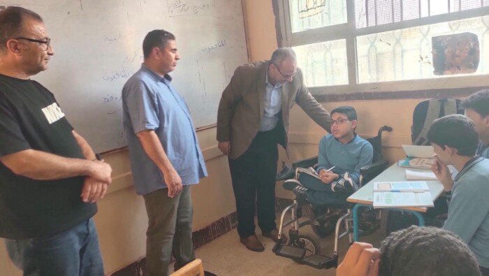 بين التكريم والمحاسبة.. مدير تعليم القليوبية يفاجئ مدارس دملو ببنها ويحيل مدير مدرسة للتحقيق