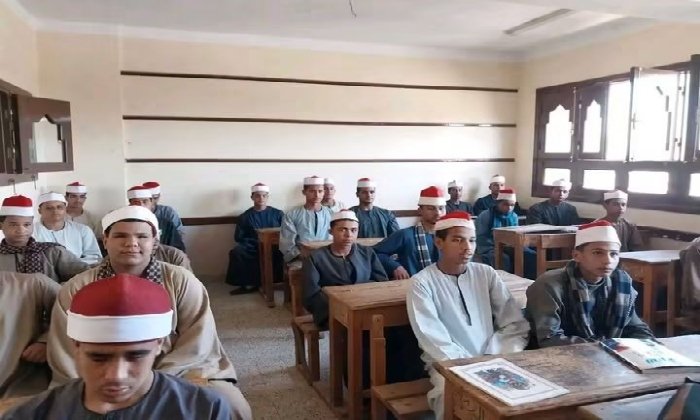 قوافل المتابعة الأزهرية تواصل جولاتها بمعاهد قنا لتفقد انتظام الدراسة