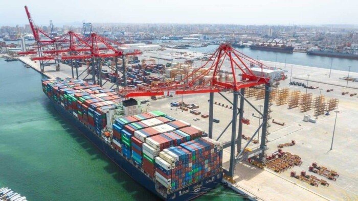 44 سفينة و 104 آلاف طن بضائع وانتظام حركة الملاحة والتداول بميناء الإسكندرية