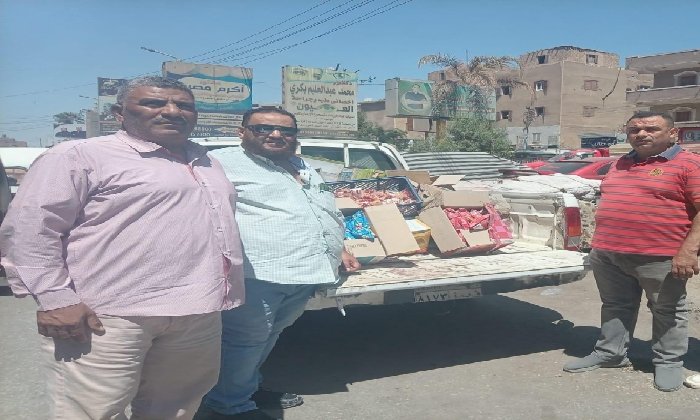 مصادرة 400 عبوة أغذية منتهية الصلاحية وإغلاق منافذ مخالفة في حملة تموينية بالفيوم