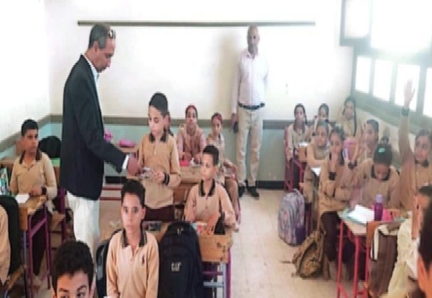 إحالة مديري 6 مدارس بنجع حمادي للتحقيق بسبب تدني مستوى القراءة والكتابة لدى الطلاب