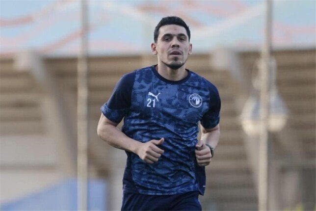 بعد غياب 239 يومًا.. محمد حمدي يعود للمشاركة مع بيراميدز