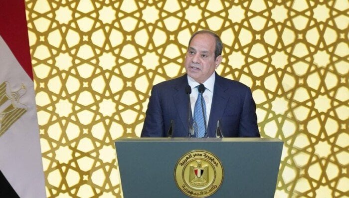 الرئيس السيسي: الهدف من دورات الأكاديمية ليس عسكرة الدولة
