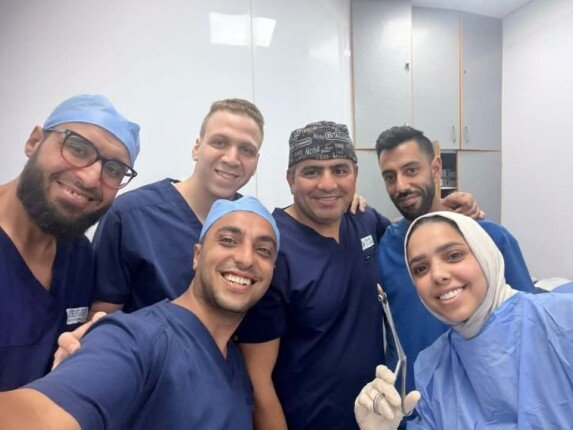 قرب العين وقاع الجمجمة.. أطباء قصر العيني يستخرجون رصاصة من وجه مريض