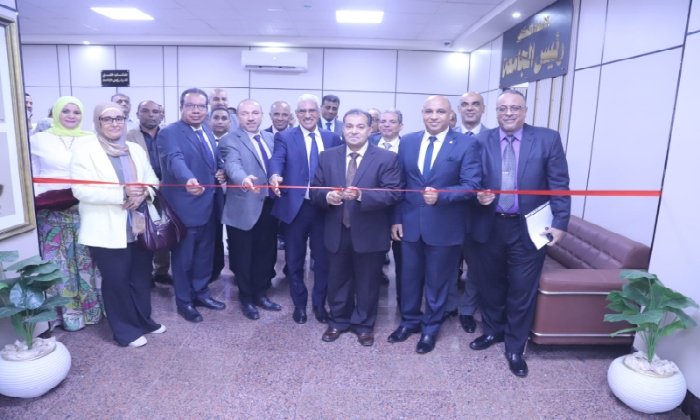 رئيس جامعة قنا يفتتح مشروع الذاكرة المؤسسية لتوثيق تاريخ الجامعة وإنجازاتها