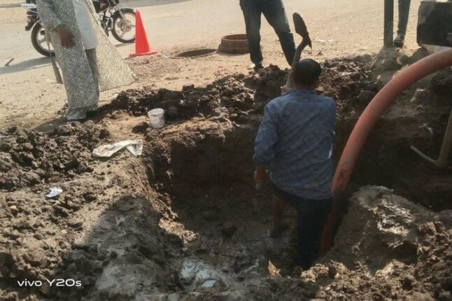 السيطرة على انفجار خط مياه رئيسي بقرية سبك الأحد في المنوفية