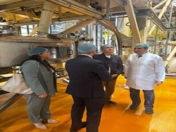 رئيس هيئة الاستثمار يزور مصنع أكوا براون في دبي الصناعية ويبحث فرص التصنيع داخل مصر