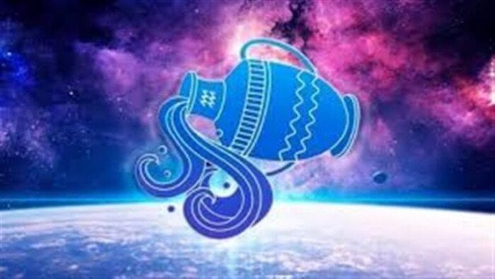 حظك اليوم برج الدلو.. «لا تقارن نفسك بأحد واهتم بتطوير ذاتك»