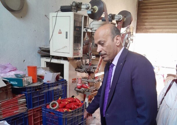 ضبط 140 ألف عبوة و3 أطنان خامات داخل منشأة غذائية غير مرخصة بمركز طنطا