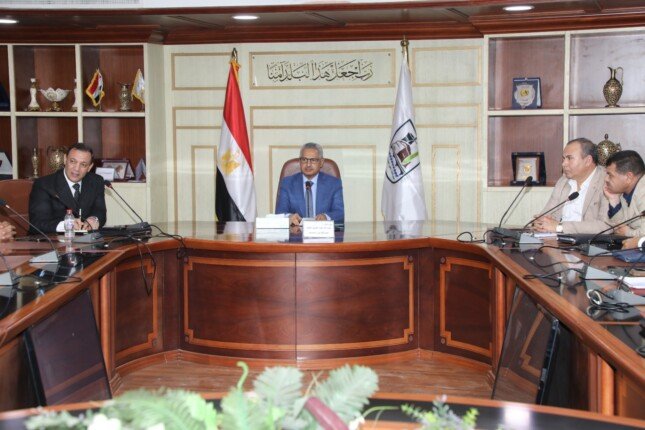 محافظ بني سويف يوجه بسرعة إنهاء استعدادات المدارس.. ويُشدد على جاهزية المرافق ومواجهة الإشغالات
