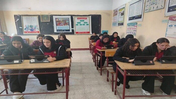 التعليم تحسم الجدل بشأن إلغاء العلوم المتكاملة للصف الأول الثانوي