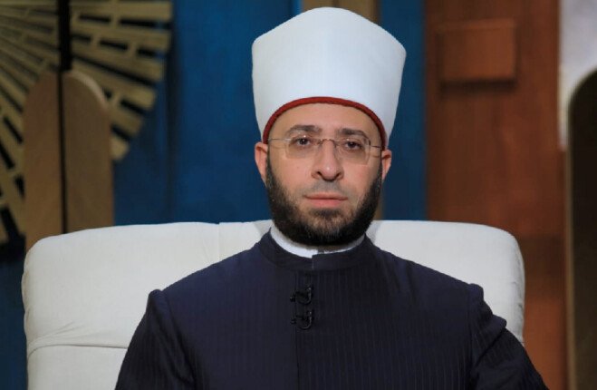 وزير الأوقاف يدين محاولة استهداف الحرم المكي ويؤكد التضامن التام مع السعودية