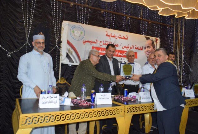 في أجواء احتفالية كبرى.. وكيل وزارة الشباب والرياضة بالقليوبية يشهد تكريم أوائل الطلبة من الشهادات العامة والأزهرية