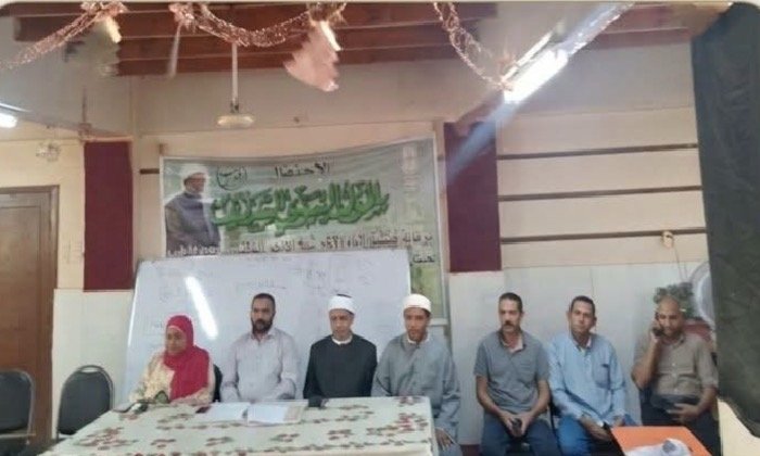 «قنا الأزهرية» تحتفي بخاتمي القرآن وخريجي الدفعة الأولى لرواق الخط العربي والزخرفة الإسلامية