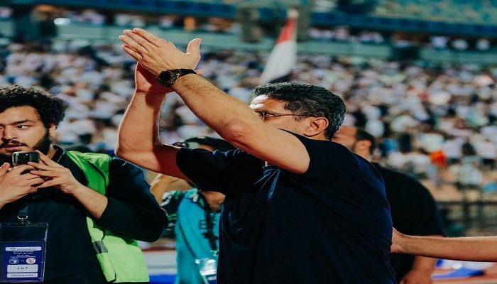 أيمن الرمادي يوجه رسالة لجماهير الزمالك: «أوفى جمهور في العالم»
