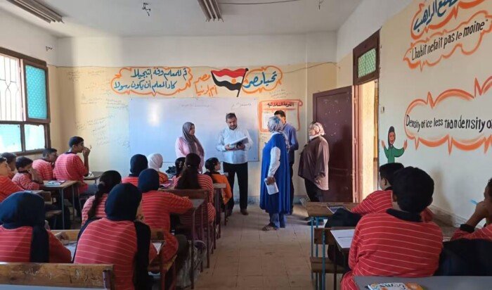 مدير تعليم شبين القناطر يحيل مسؤولي مدرسة للتحقيق العاجل