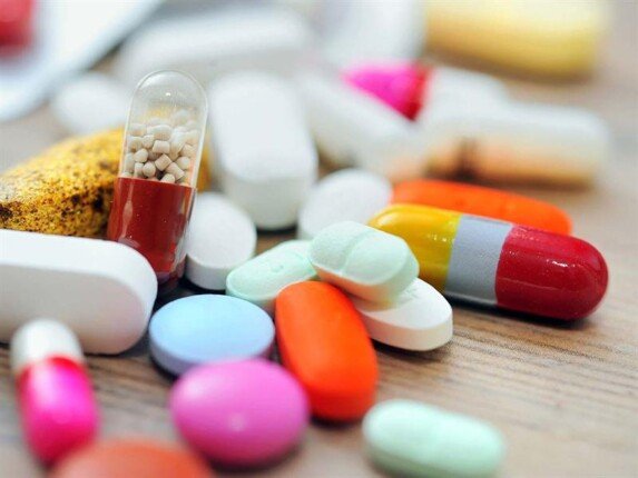 هل يحق للصيدلية تغيير سعر الدواء؟.. رئيس لجنة التصنيع الدوائي يحسم الجدل