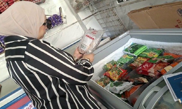 ض 112 عبوة غذائية منتهية الصلاحية في حملة تموينية ببورفؤاد