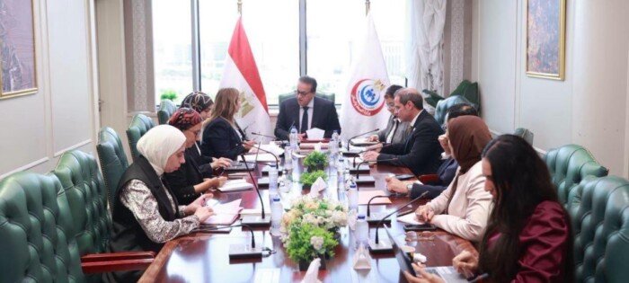 وزير الصحة يبحث تأمين إمدادات مستدامة لوسائل تنظيم الأسرة حتى 2030