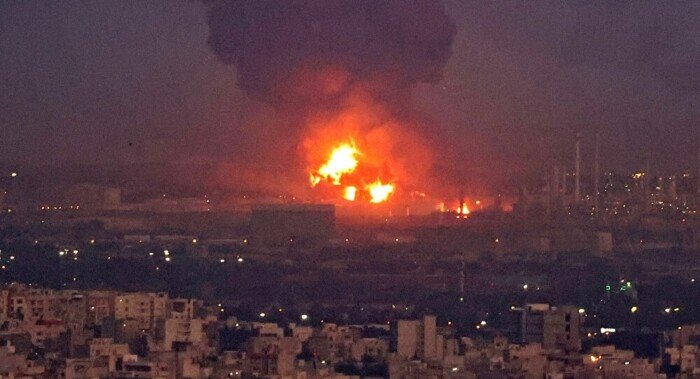 سماع دوي عدة انفجارات في جزيرة قشم الإيرانية