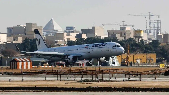 رغم التهديدات الأمريكية بفرض عقوبات.. طائرة تجارية إيرانية تهبط في الصين