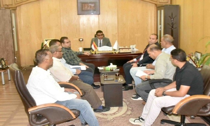 نائب محافظ الأقصر يستعرض سير أعمال المنطقة الصناعية والمجمع الصناعي بالبغدادي