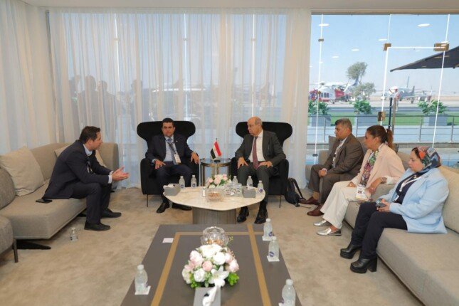 وزير الطيران المدني يبحث رئيس الوكالة الوطنية البرازيلية آفاق التعاون المشترك