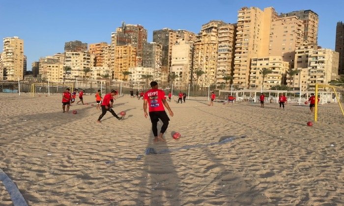 انطلاق تدريبات منتخب مصر للكرة الشاطئية على شواطئ الإسكندرية استعدادًا للتصفيات الأفريقية