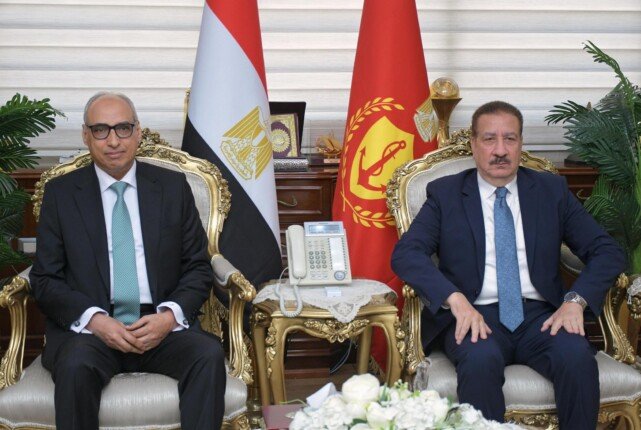محافظ بورسعيد ورئيس مجلس الدولة يضعان حجر الأساس لمشروع إنشاء مبنى مجمع المحاكم