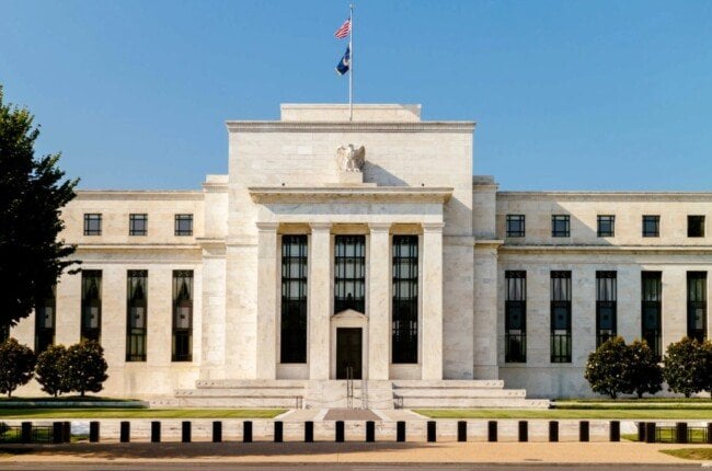 أسعار الفائدة.. هل يؤثر زيادة تكاليف اقتراض الحكومة الأمريكية على قرار الفيدرالي اليوم؟