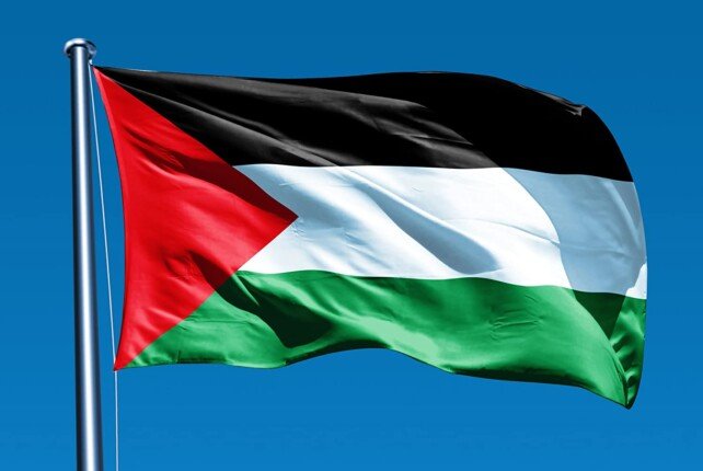 الخارجية الفلسطينية ترفض تمديد العقوبات الأمريكية ضد مسئولين وأعضاء بمنظمة التحرير