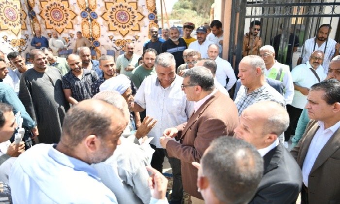 تخدم 96 ألف نسمة.. محافظ قنا يتابع مشروعات «حياة كريمة» بقوص