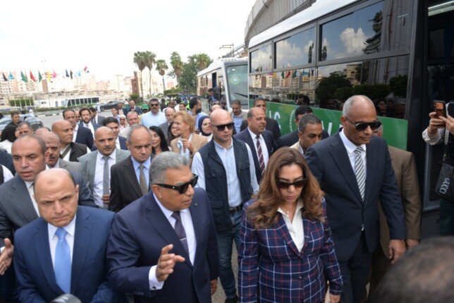 وزيرة التنمية المحلية والبيئة ومحافظ الدقهلية يتفقدان معدات دعم منظومة النظافة والجمع السكنى بالمنصورة