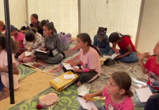 التعليم تحت وطأة حرب الإبادة.. أطفال غزة يتمسكون بالأمل رغم الدمار