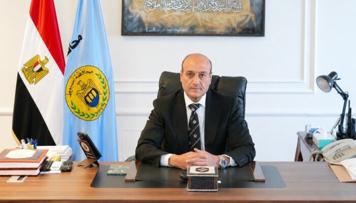 محافظ أسيوط يهنئ 322 حاجًا من أبناء المحافظة بفوزهم في قرعة حج الجمعيات الأهلية