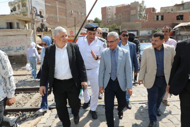 محافظ بني سويف يتفقد عددًا من المزلقانات لمتابعة أعمال التطوير ورفع معدلات الأمان