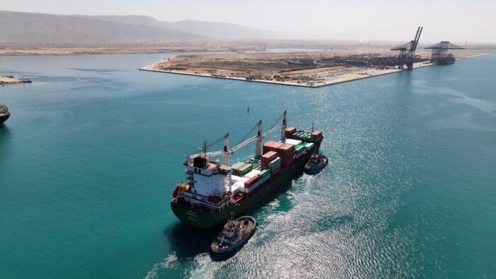 بطاقة 10 ملايين طن سنويا.. انطلاق التشغيل التجريبي لمحطة البضائع العامة والصب بميناء السخنة