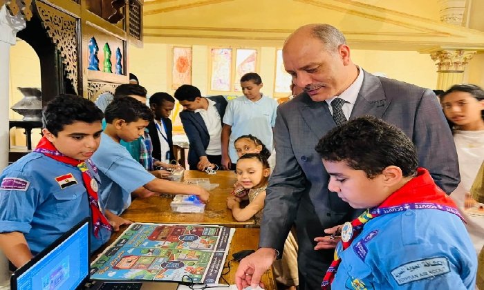 مدير تعليم الإسكندرية يتفقد المركز الاستكشافي للعلوم بفرع القصر ويشيد بدوره في اكتشاف المواهب