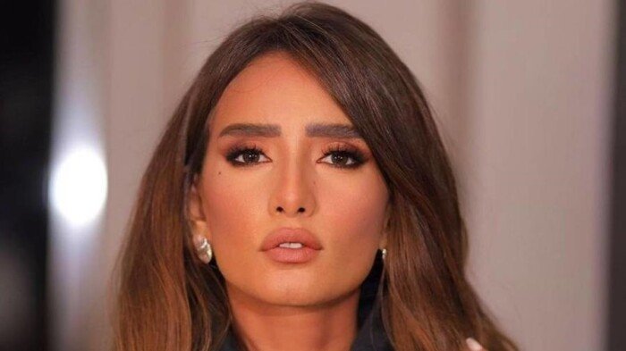بسبب وفاة شقيقها.. زينة تكشف موقفاً مؤلما مع تامر حسني