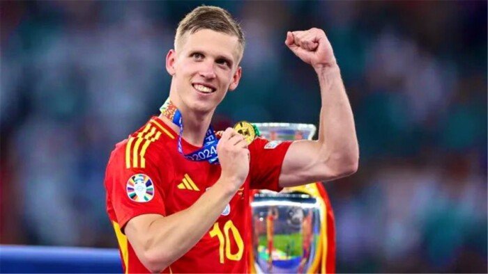 داني أولمو: الفوز بكأس العالم غير حياتي.. ودوري أبطال أوروبا حلم برشلونة الأكبر