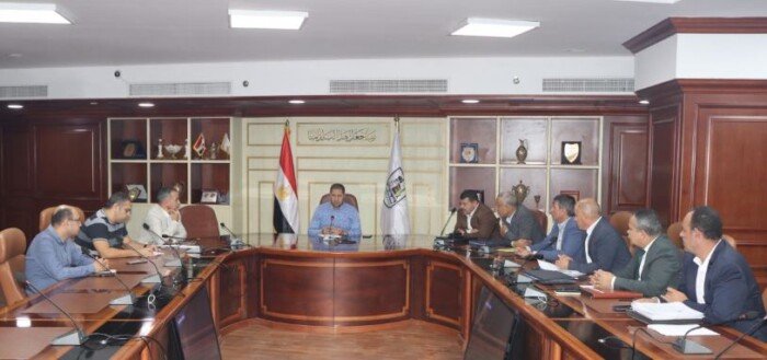 السكرتير العام يتابع إجراءات خفض استهلاك المياه بالمصالح الحكومية في بني سويف