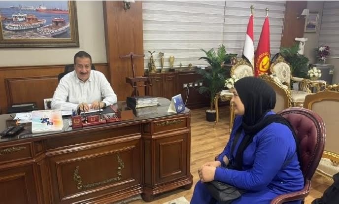 من الاستغاثة إلى الاستجابة.. محافظ بورسعيد يستقبل سيدة تضررت من حريق منزلها