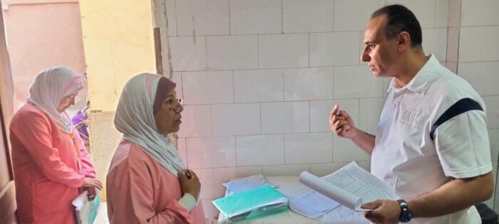 بسبب الغياب.. مدير«صحة بني سويف» يحيل المتغيبين بوحدة «منشأة عاصم» للتحقيق