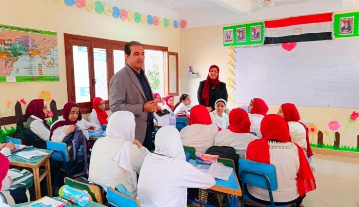 جولة ميدانية لمدير «تعليم الفيوم» لمتابعة انضباط العملية التعليمية بالمدارس