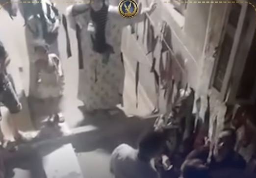 خلافات عائلية.. كشف ملابسات مشاجرة بين سيدتين في القاهرة