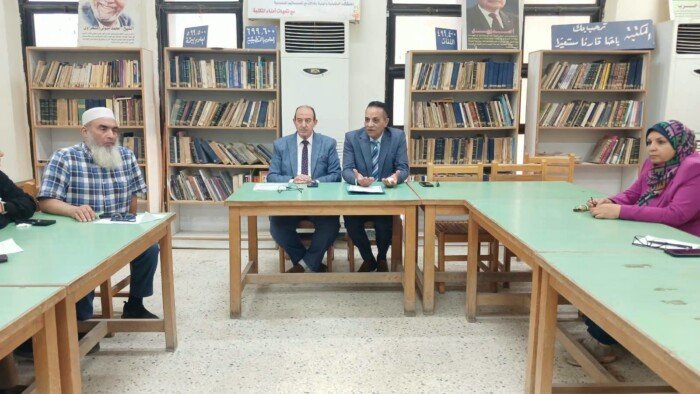 «تعليم بني سويف» يبحث تفعيل الأنشطة المدرسية والاستعداد لاحتفالات نصر أكتوبر